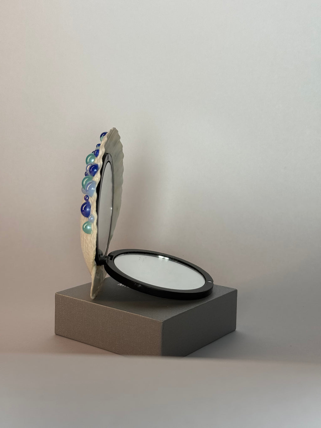 Azorea – Shell Mirror