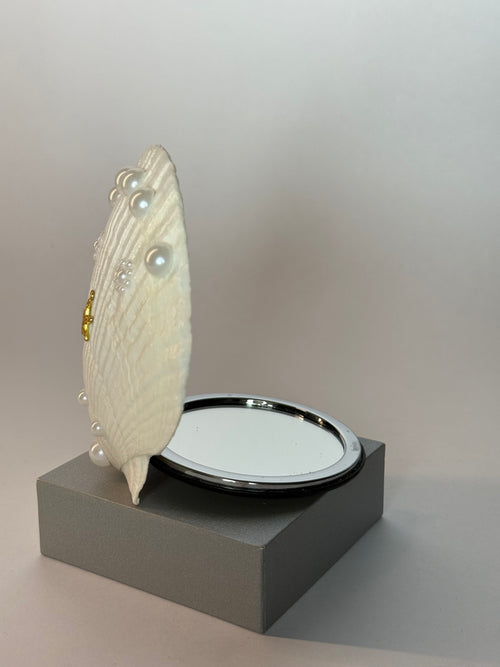 Azoria – Seashell Mirror