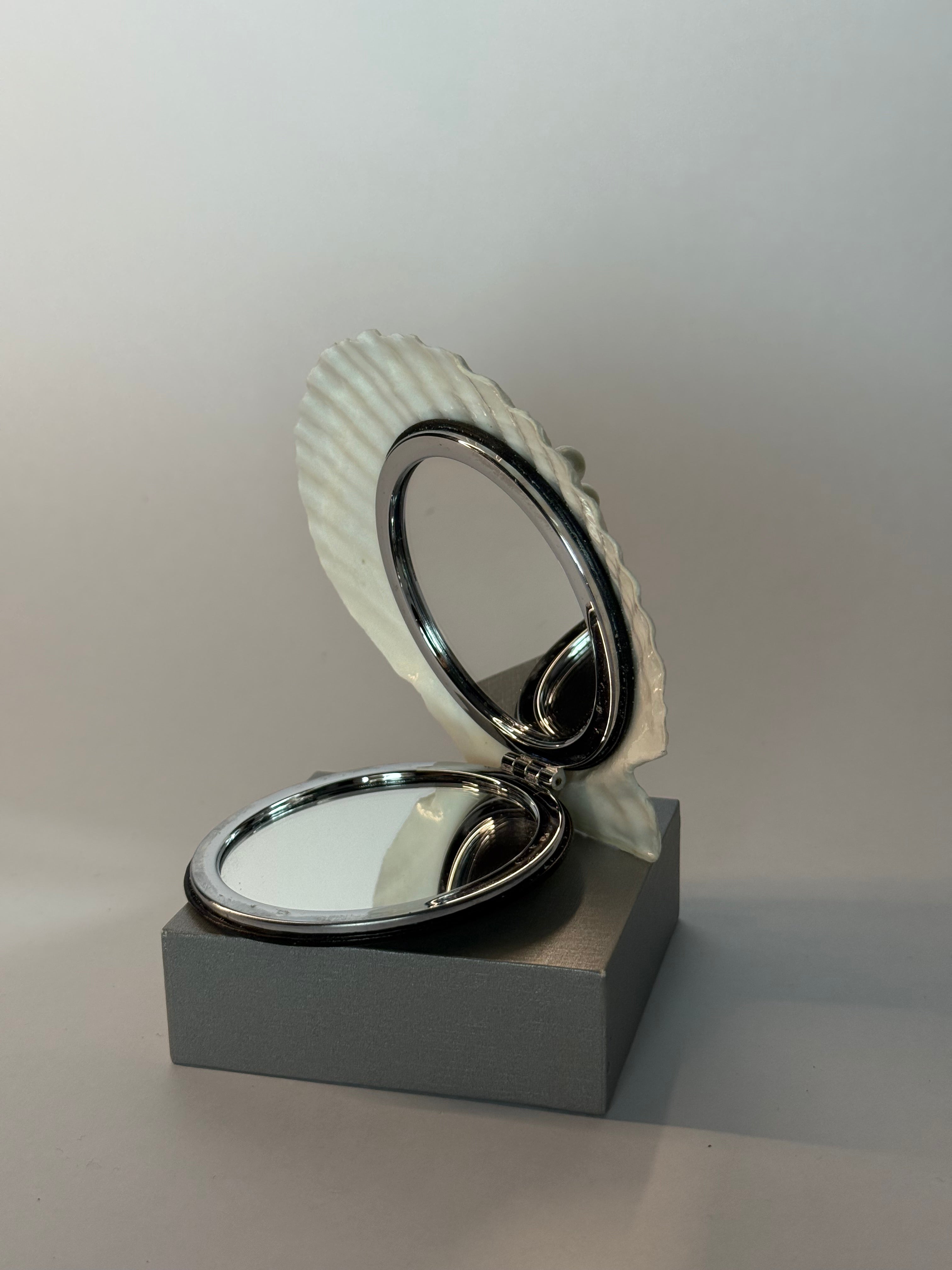 Azoria - Shell Mirror