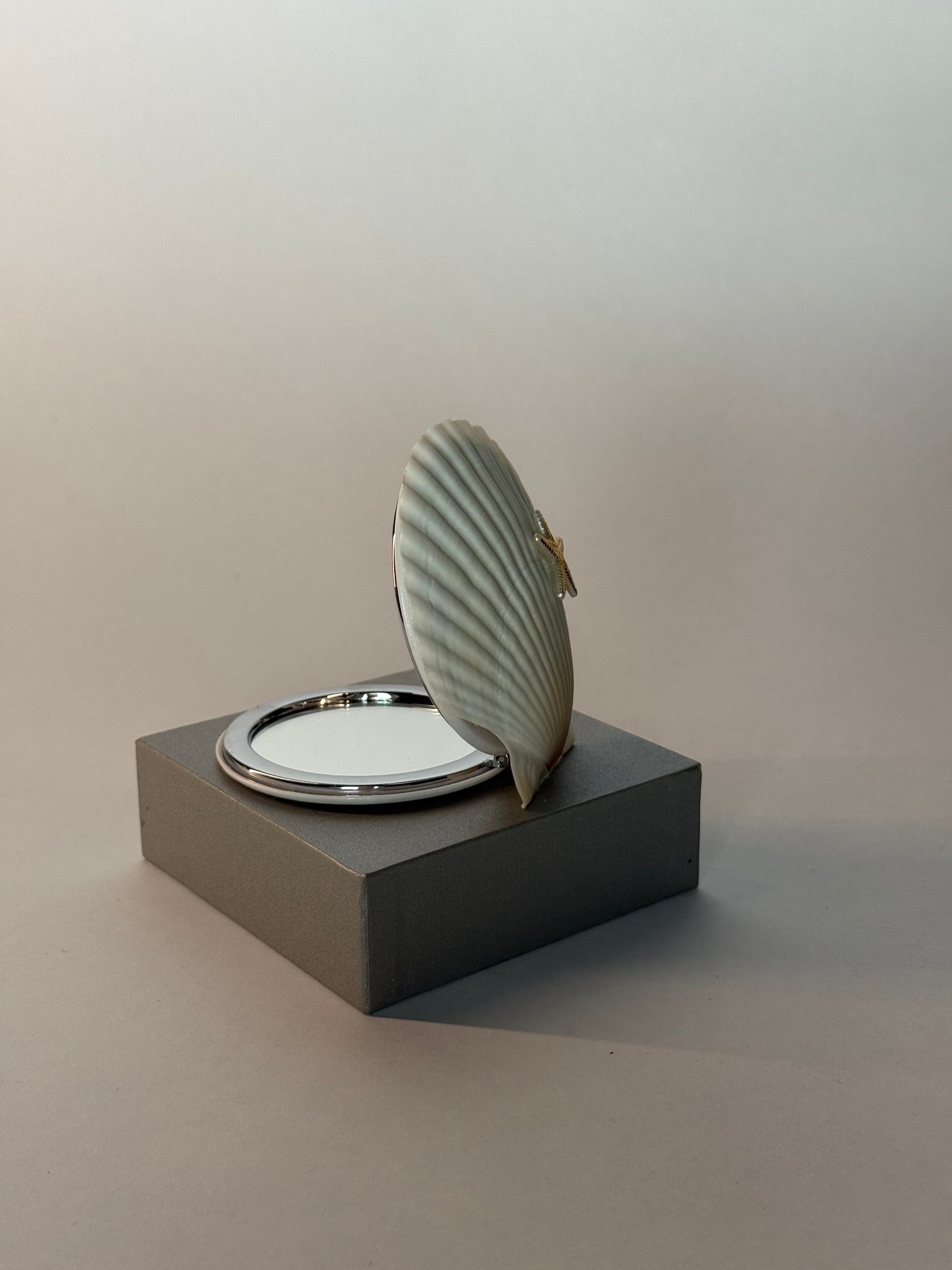 Bellamare – Shell Mirror