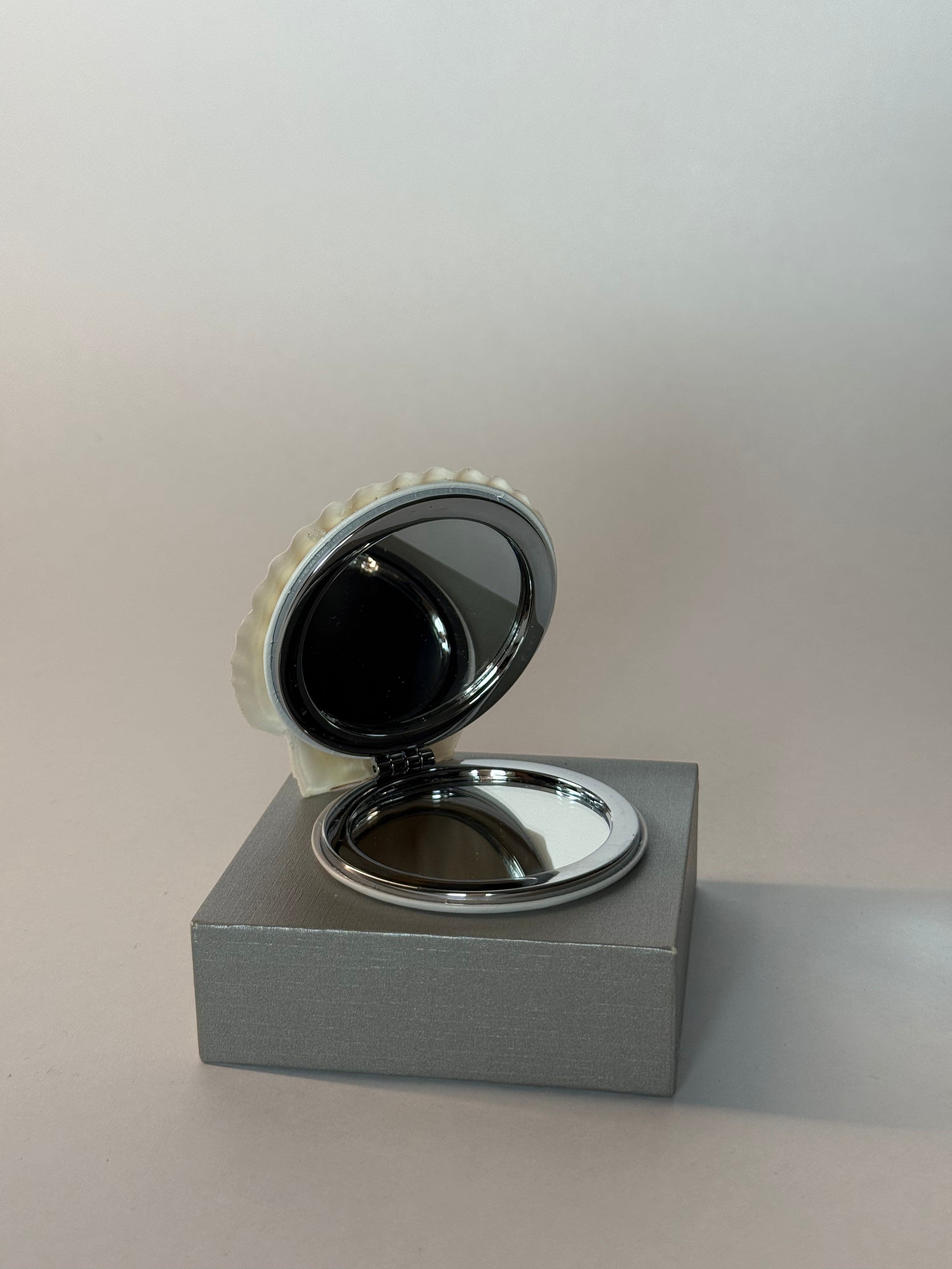 Bellamare – Shell Mirror