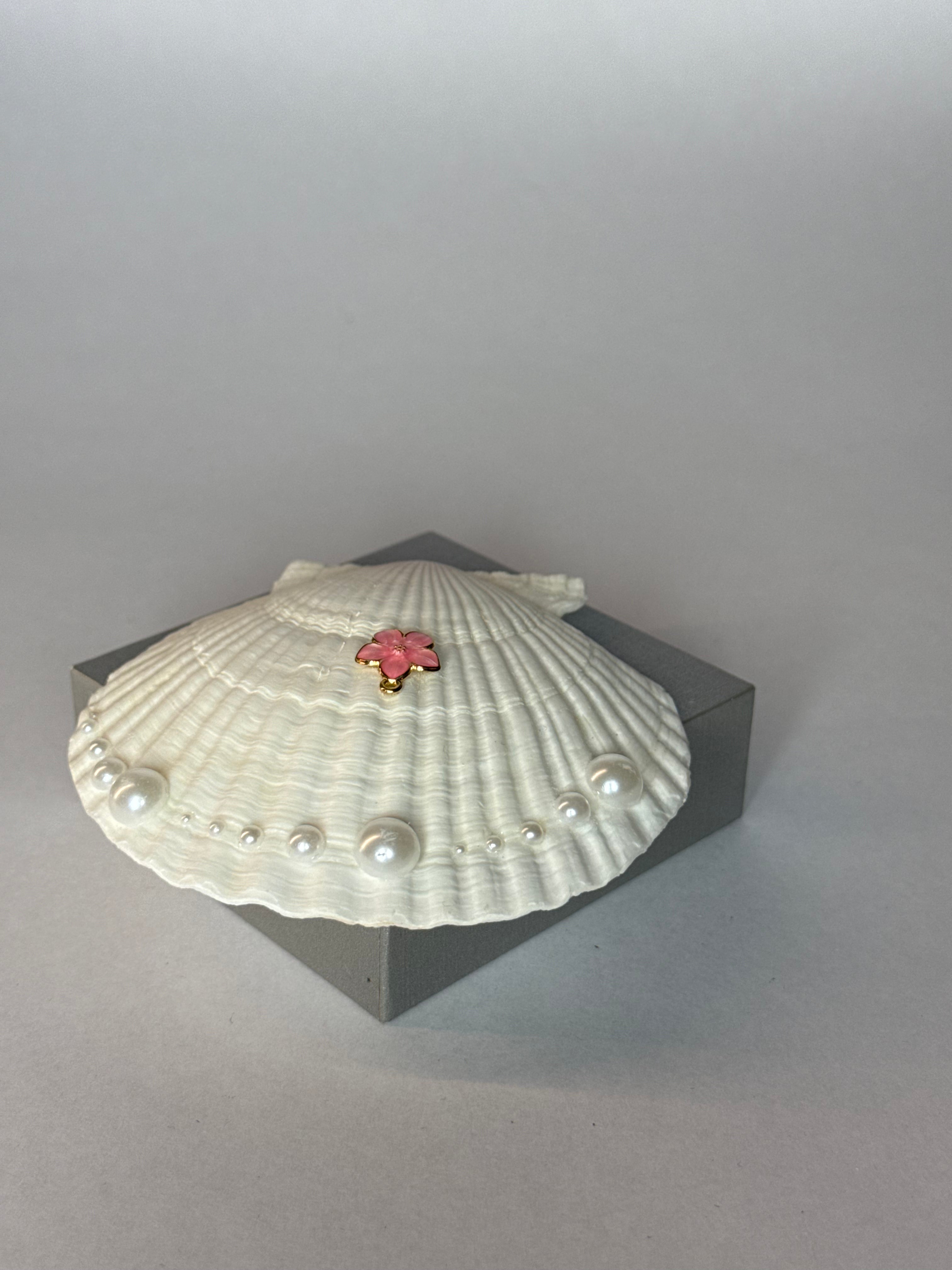Azoria – Seashell Mirror
